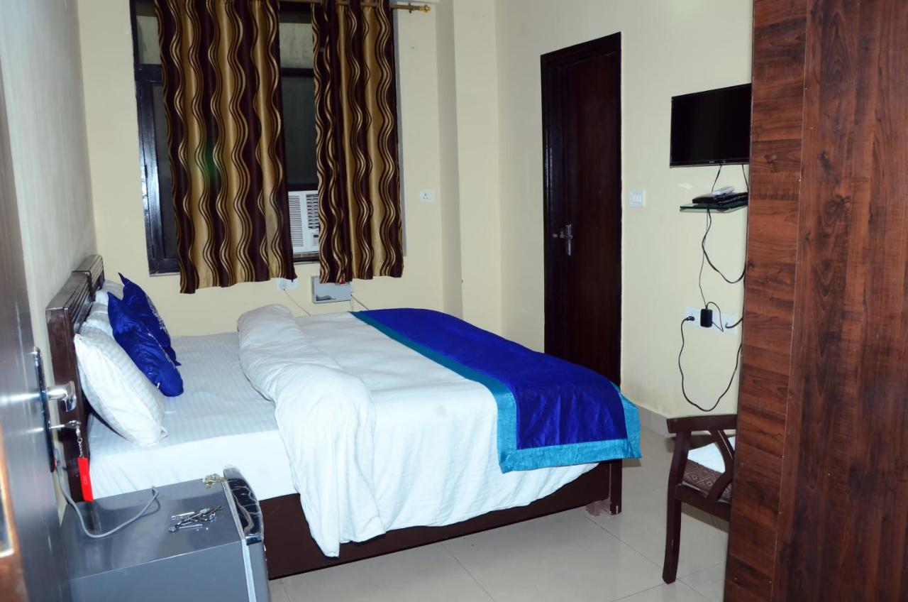 Hotel Rampal Palace Nowe Delhi Zewnętrze zdjęcie