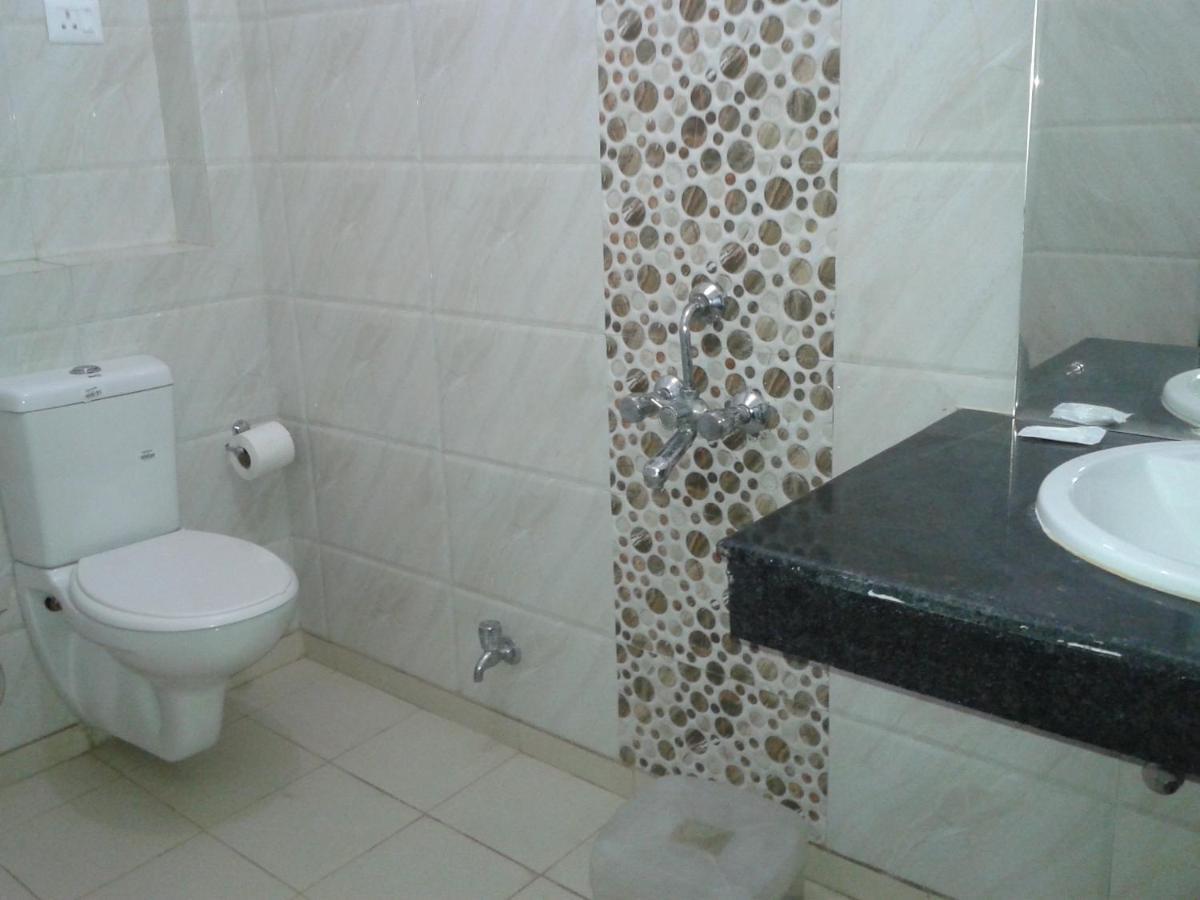 Hotel Rampal Palace Nowe Delhi Zewnętrze zdjęcie